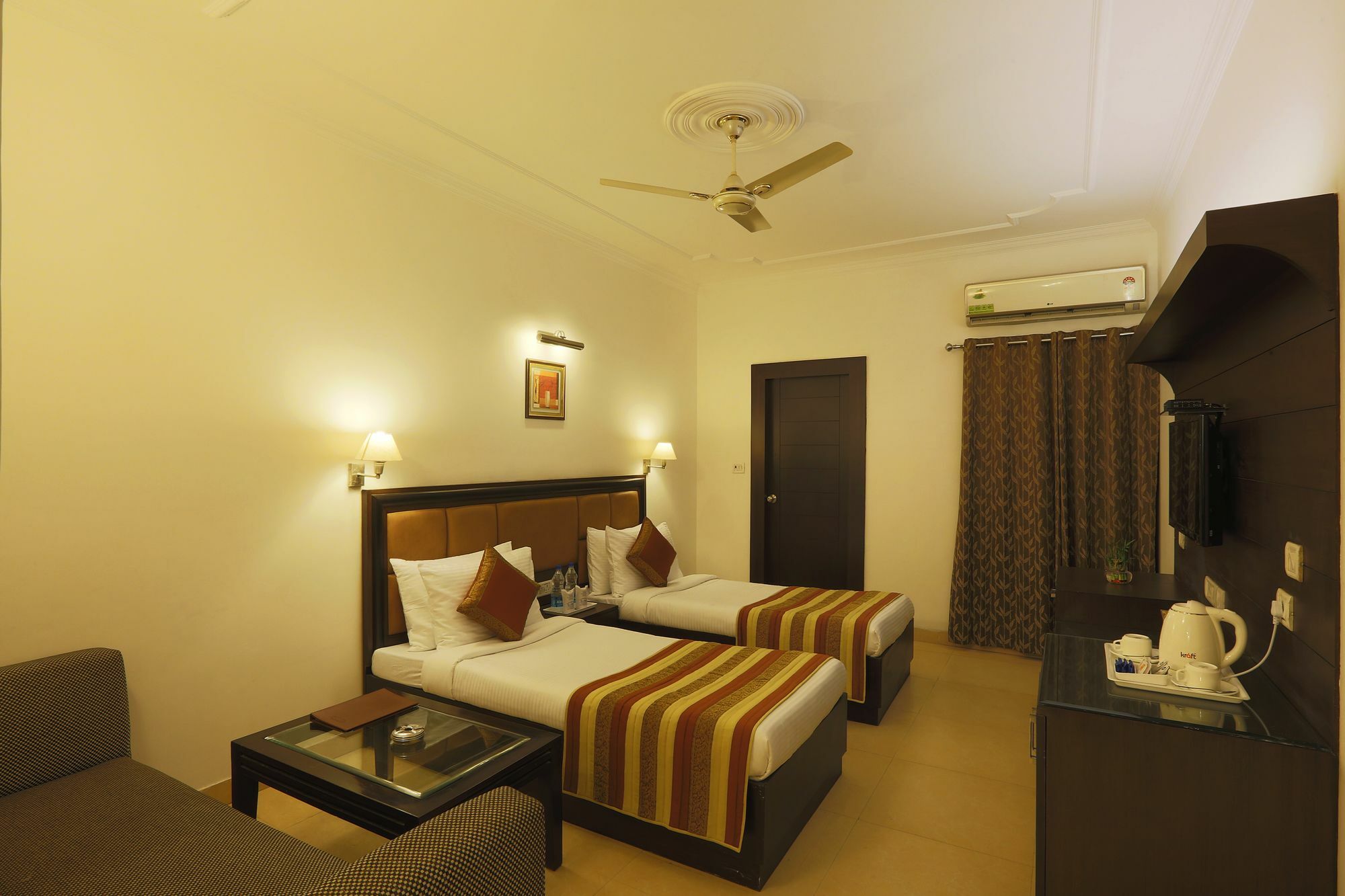 Hotel Townhouse 517 La Sapphire Near Delhi Airport Nové Dillí Exteriér fotografie